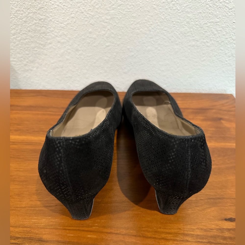 Salvatore Ferragamo Black Textured Heels - Picture 5 of 9